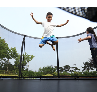Trampolines Compared: 6ft Kids Trampoline vs. 14ft Enclosure Model – Which One Is Right for You?